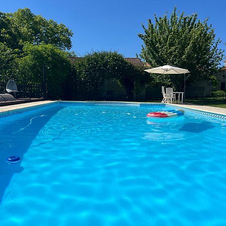 Entire Apartment With Swimming Pool Near Aubeterre Saint-Romain  Exterior photo