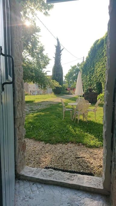 Entire Apartment With Swimming Pool Near Aubeterre Saint-Romain  Exterior photo