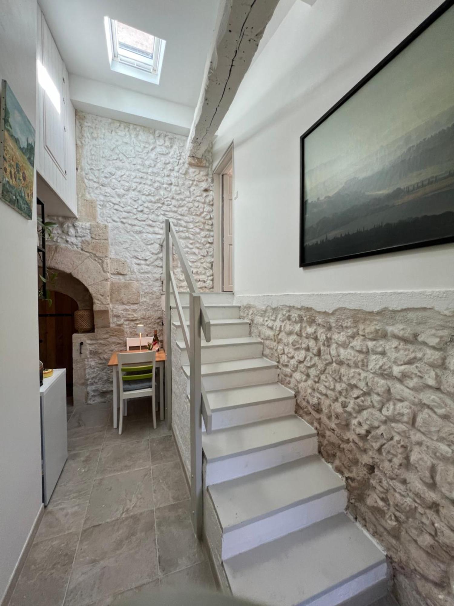Entire Apartment With Swimming Pool Near Aubeterre Saint-Romain  Exterior photo